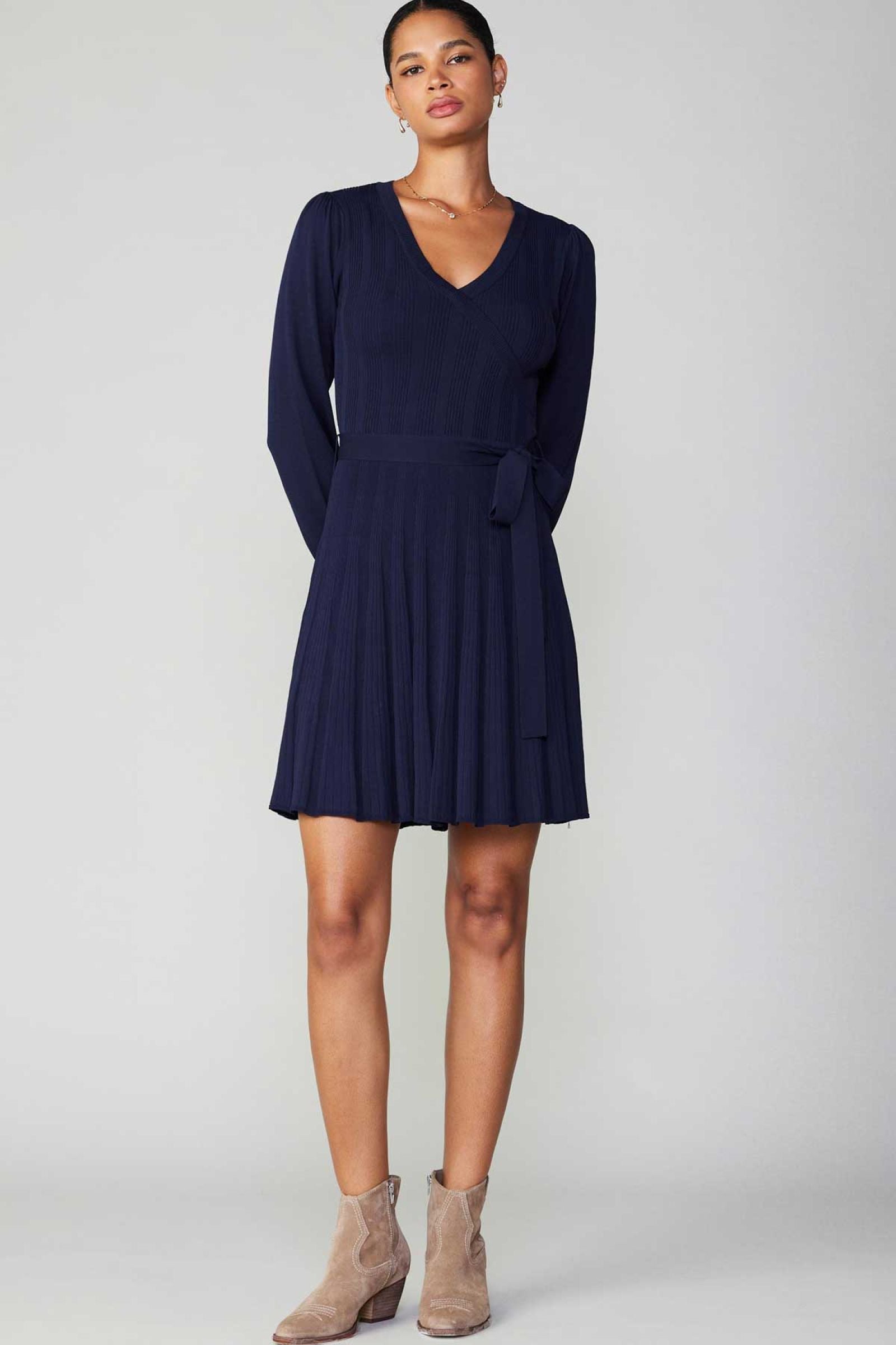 CURRENT AIR LONG-SLEEVE V-NECK MINI SWEATER DRESS - Devine 23