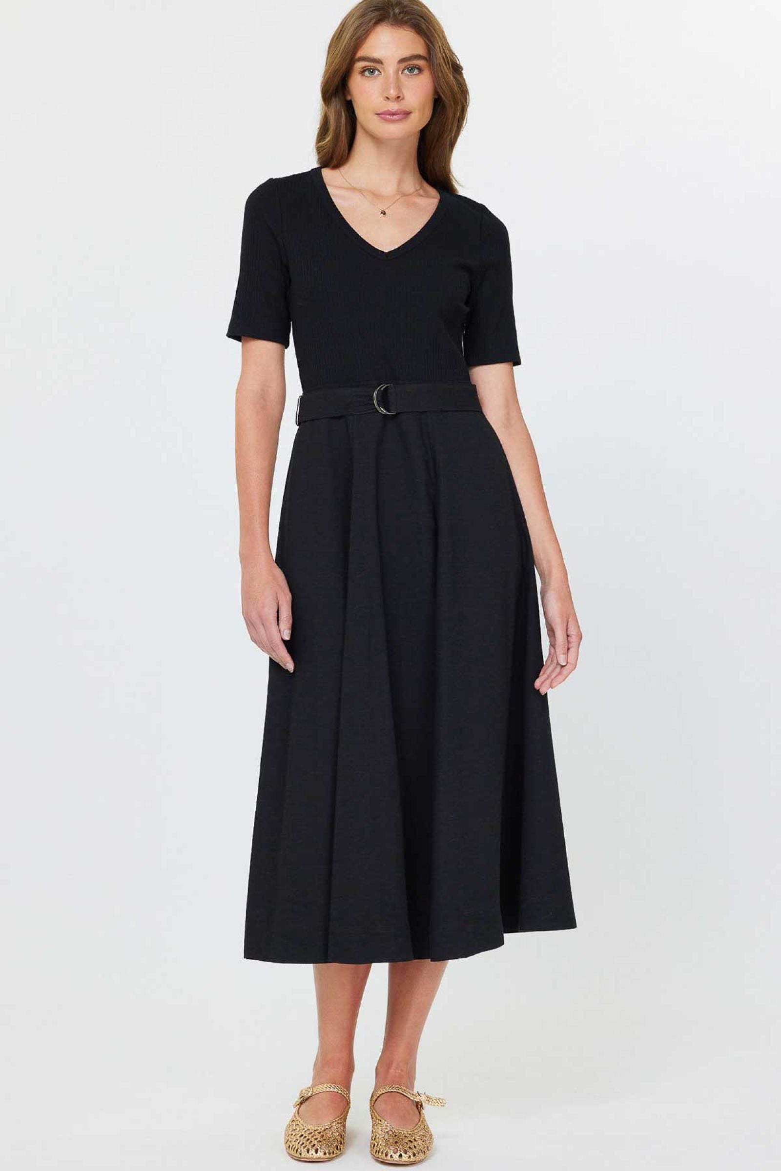 Current Air V-neck Ribbed Knit Top with Short Sleeves - Devine 23