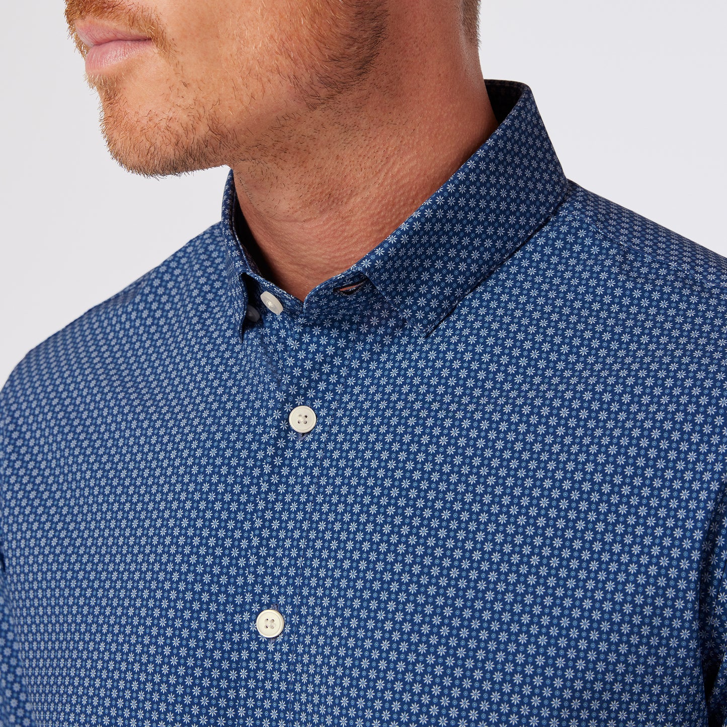 MIZZEN+MAIN  Men's Trim Leeward No Tuck Dress Shirt - Devine 23